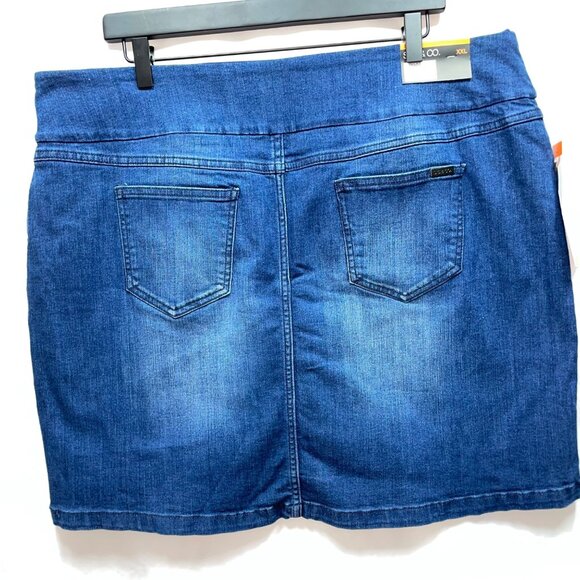 S.C. & Co. Women's XXL Pull-On Stretch Denim Skort With Built-In Shorts - Picture 2 of 9